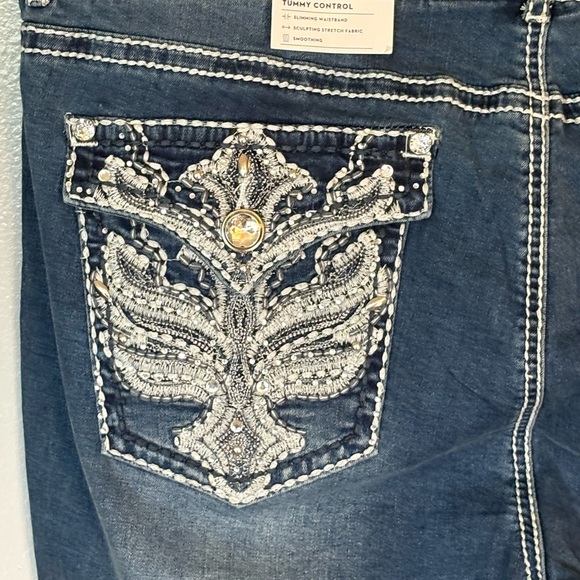 New Apt 9 Women’s Denim Capris - Picture 3 of 4